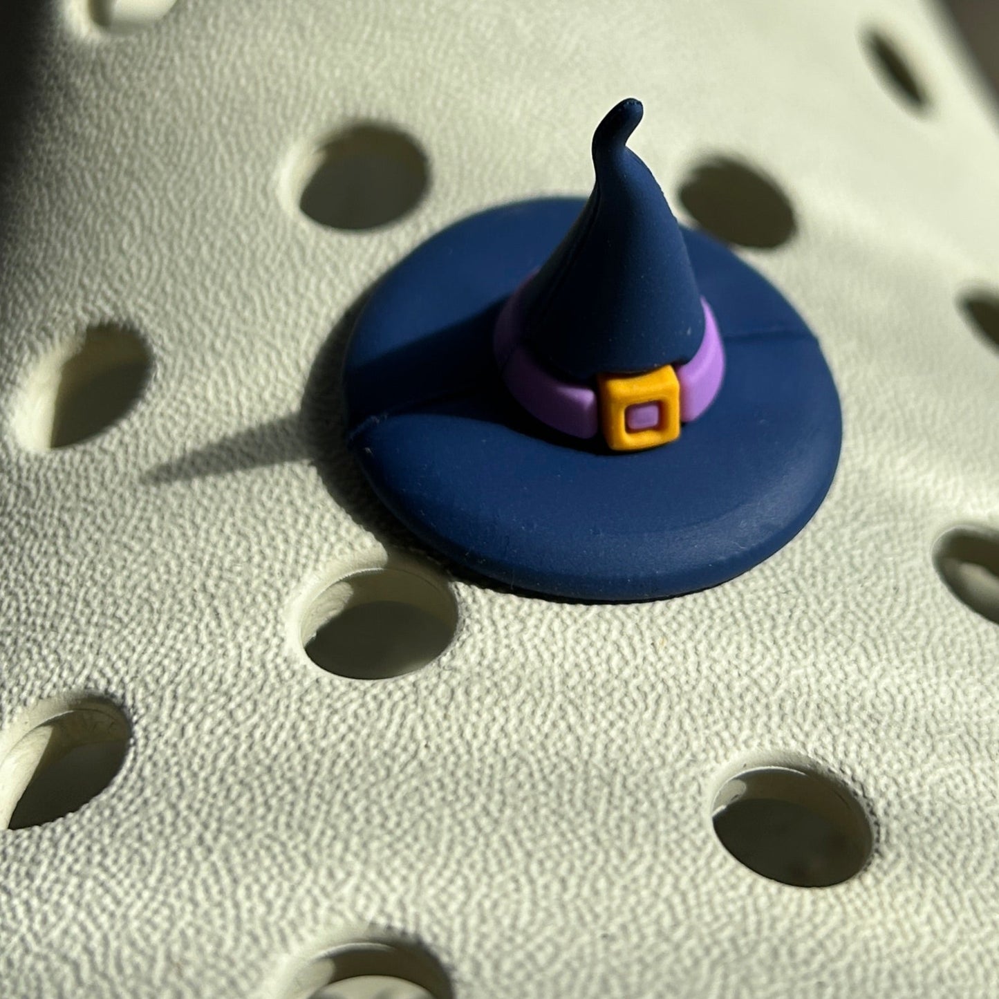 3D Witch Hat croc shoe charm. Purple hat modelled on a cream croc shoe.