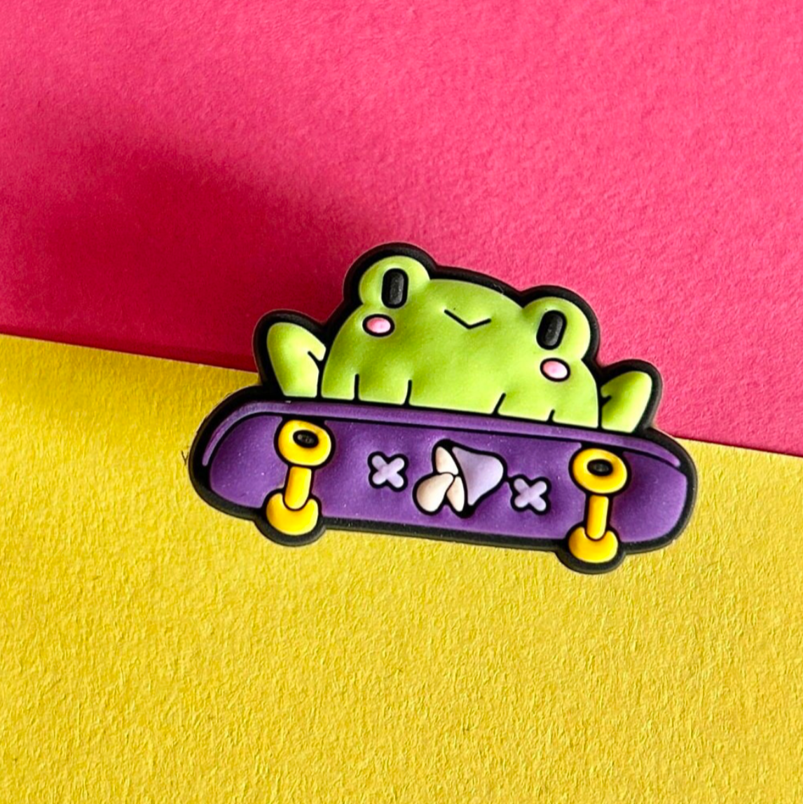 Skateboarding Frog croc like shoe charm.