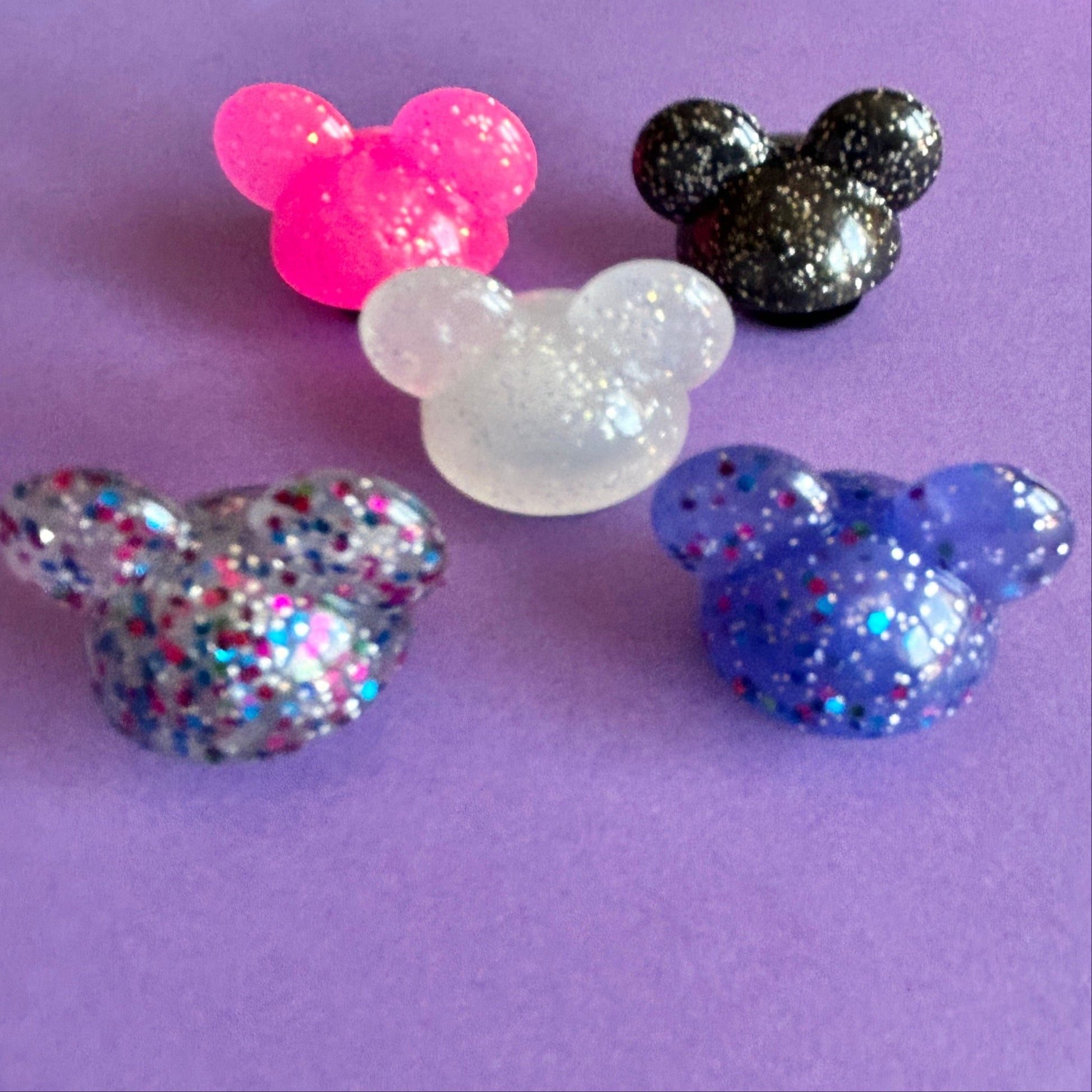 3D Glitter mouse ears croc charm. Available in 5 different colours. 